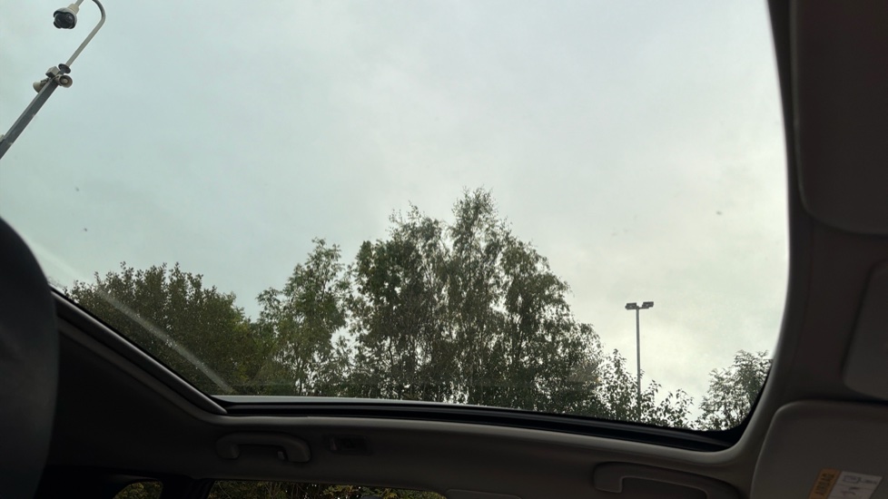 Nissan Qashqai 1.6 DiG-T N-Tec+ 5dr Petrol Hatchback - Image 24