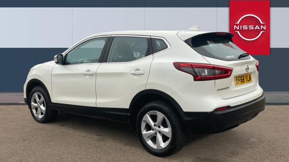 Nissan Qashqai 1.5 dCi 115 Acenta Premium 5dr Diesel Hatchback - Image 2