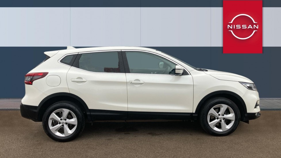 Nissan Qashqai 1.5 dCi 115 Acenta Premium 5dr Diesel Hatchback - Image 5