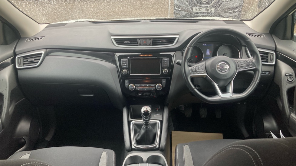 Nissan Qashqai 1.5 dCi 115 Acenta Premium 5dr Diesel Hatchback - Image 10