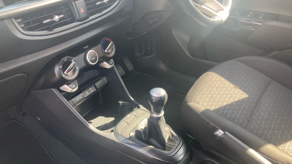 Kia Picanto 1.0 2 5dr Petrol Hatchback - Image 13