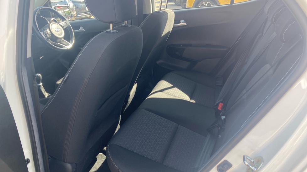 Kia Picanto 1.0 2 5dr Petrol Hatchback - Image 16