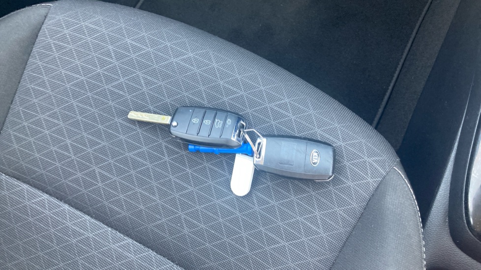 Kia Picanto 1.0 2 5dr Petrol Hatchback - Image 20