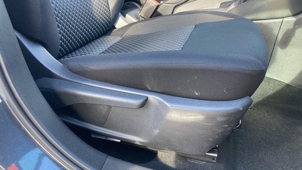 Nissan Micra 1.0 IG-T 92 Acenta 5dr Petrol Hatchback - Image 23