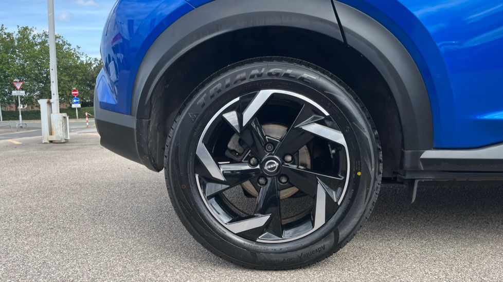 Nissan Juke 1.0 DiG-T 114 N-Connecta 5dr Petrol Hatchback - Image 7