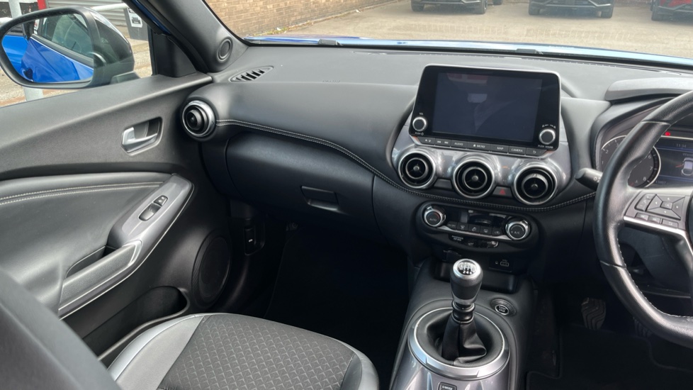 Nissan Juke 1.0 DiG-T 114 N-Connecta 5dr Petrol Hatchback - Image 14