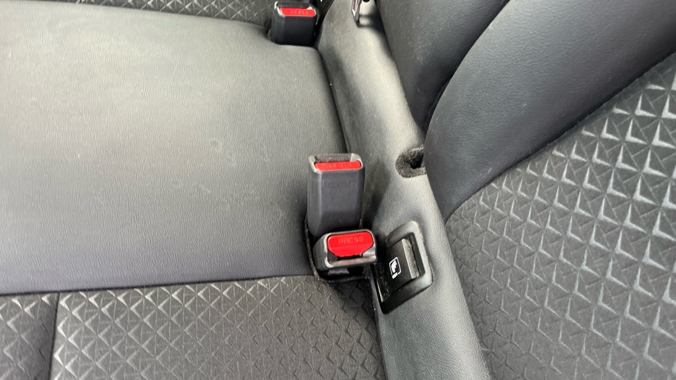 Nissan Juke 1.0 DiG-T 114 N-Connecta 5dr Petrol Hatchback - Image 17