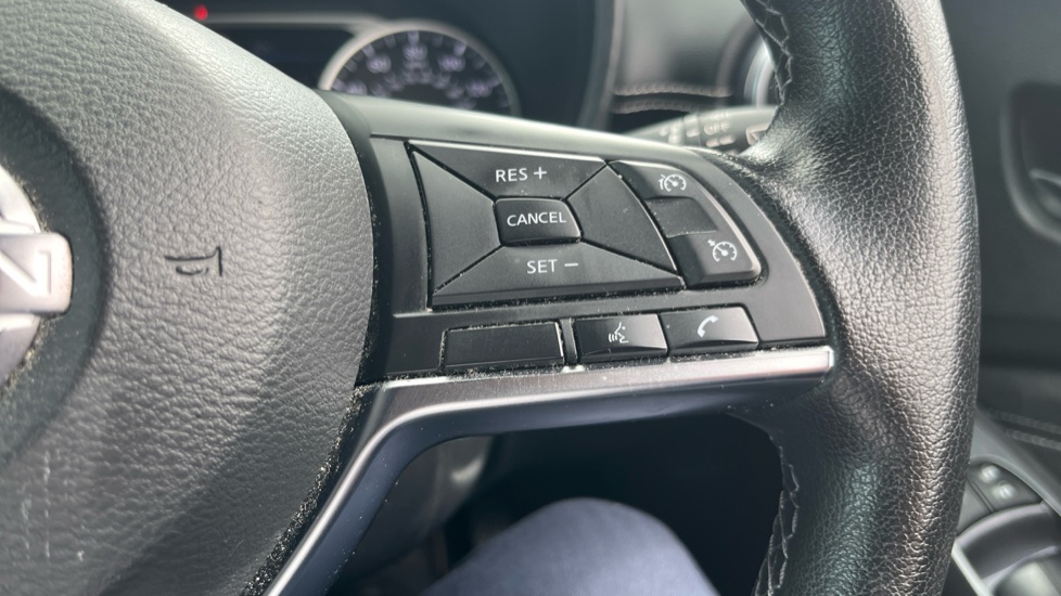 Nissan Juke 1.0 DiG-T 114 N-Connecta 5dr Petrol Hatchback - Image 25