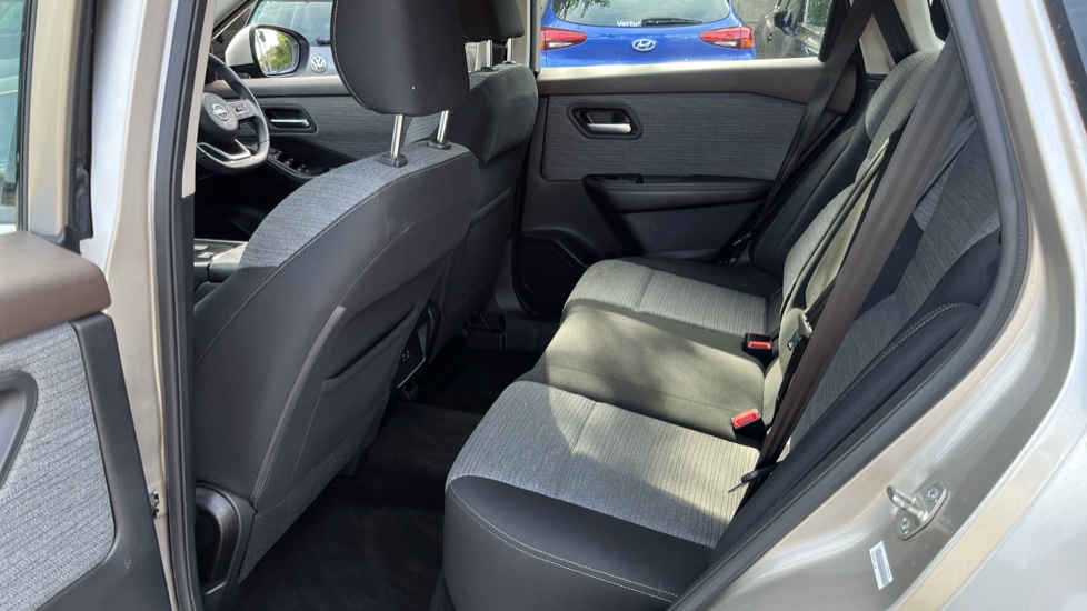 Nissan X-Trail 1.5 MHEV 163 Acenta Premium 5dr Xtronic Petrol Station Wagon - Image 16