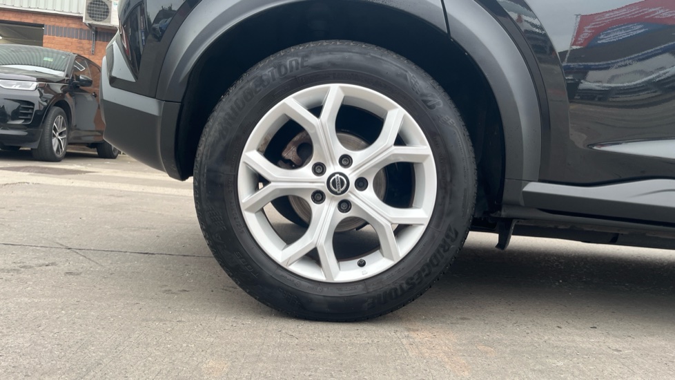 Nissan Juke 1.0 DiG-T 114 N-Connecta 5dr Petrol Hatchback - Image 7