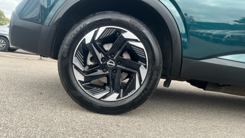 Nissan Qashqai 1.5 E-Power Acenta Premium 5dr Auto Hybrid Hatchback - Image 7