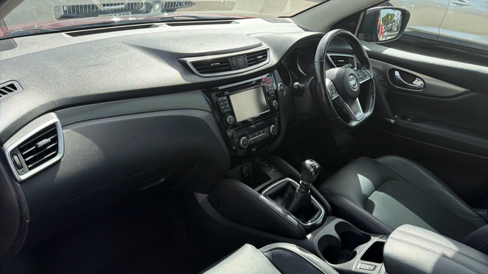 Nissan Qashqai 1.5 dCi Tekna 5dr Diesel Hatchback - Image 9