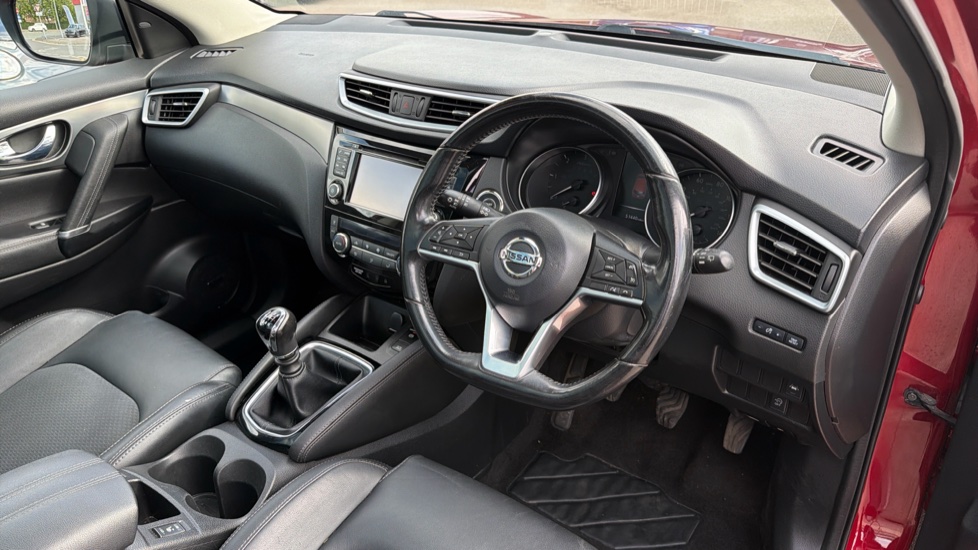 Nissan Qashqai 1.5 dCi Tekna 5dr Diesel Hatchback - Image 11
