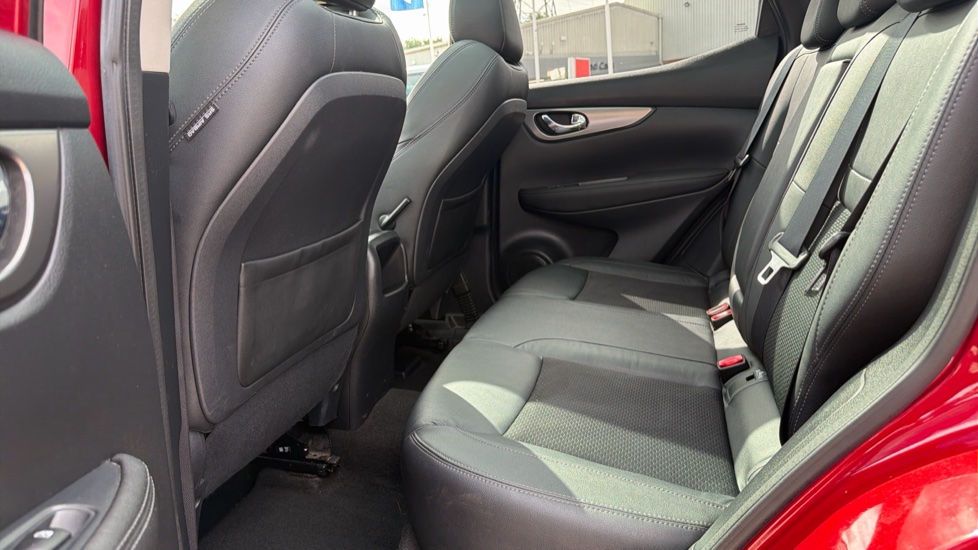 Nissan Qashqai 1.5 dCi Tekna 5dr Diesel Hatchback - Image 16