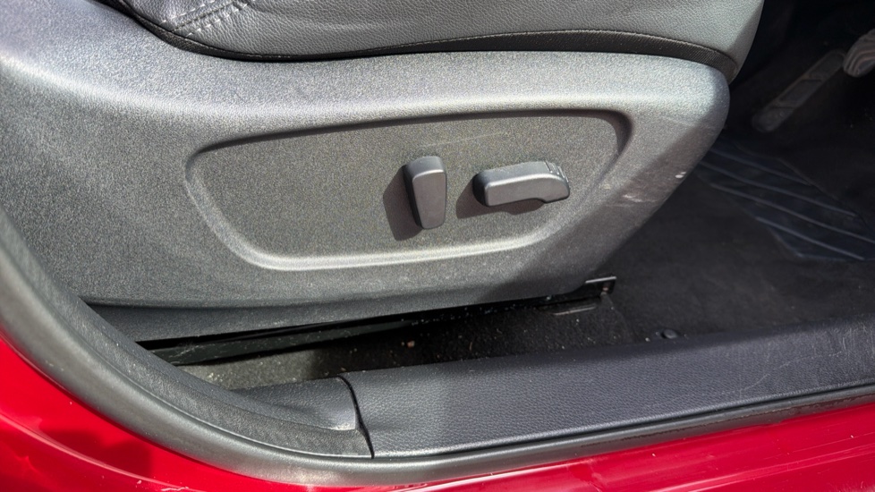 Nissan Qashqai 1.5 dCi Tekna 5dr Diesel Hatchback - Image 27