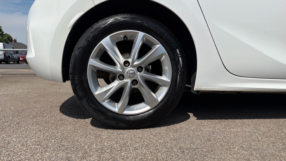 Vauxhall Corsa 1.2 Elite 5dr Petrol Hatchback - Image 7