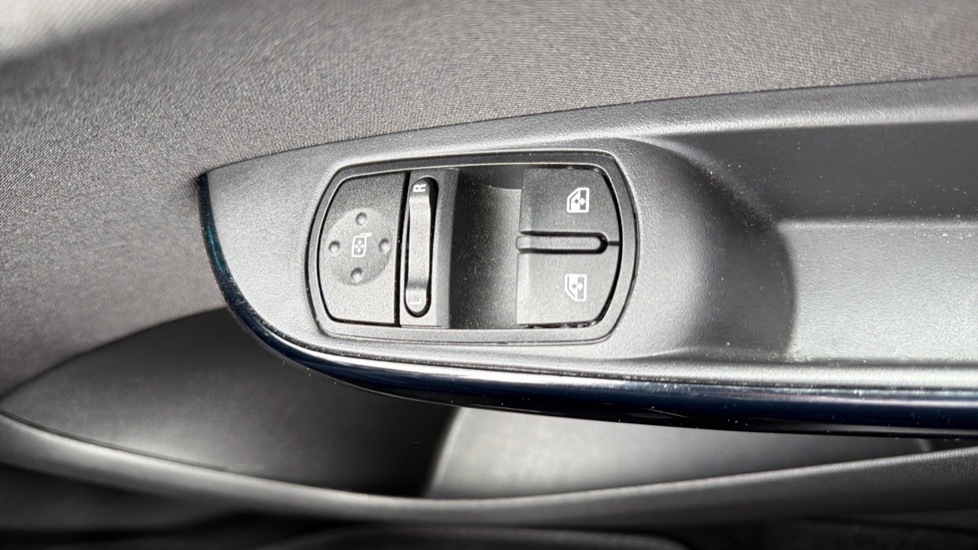 Vauxhall Corsa 1.4 SRi Vx-line 5dr Petrol Hatchback - Image 26