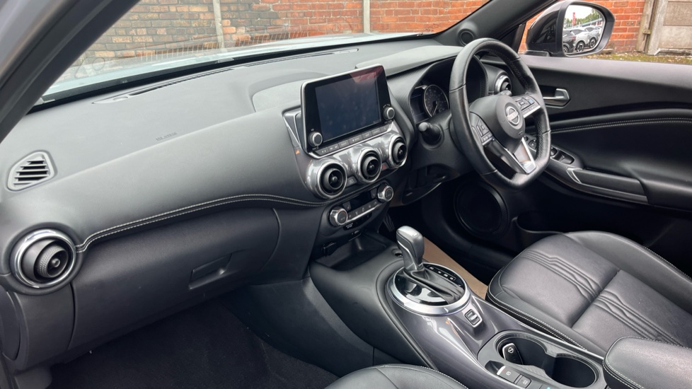 Nissan Juke 1.6 Hybrid Tekna 5dr Auto Hybrid Hatchback - Image 9