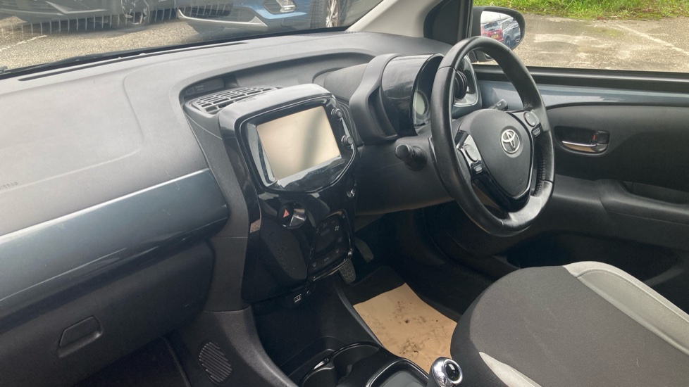 Toyota Aygo 1.0 VVT-i X-Press 5dr x-shift Petrol Hatchback - Image 9