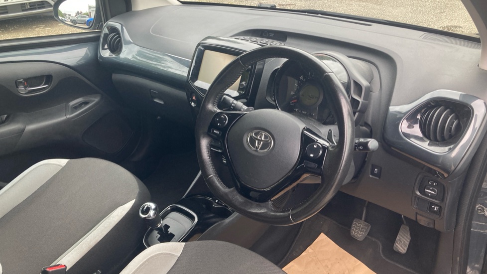Toyota Aygo 1.0 VVT-i X-Press 5dr x-shift Petrol Hatchback - Image 11