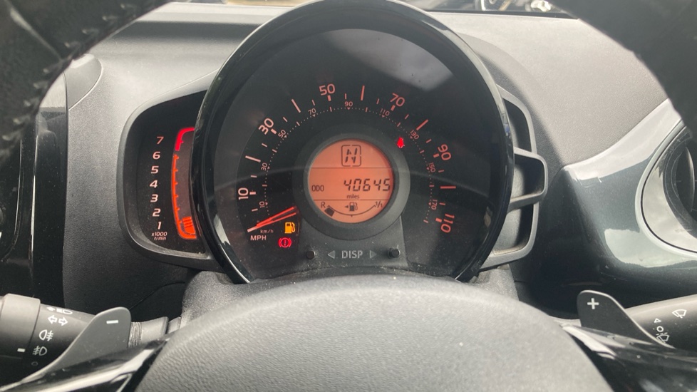 Toyota Aygo 1.0 VVT-i X-Press 5dr x-shift Petrol Hatchback - Image 18