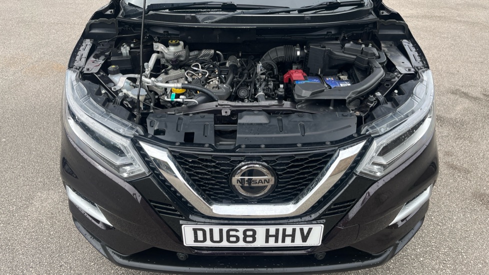 Nissan Qashqai 1.3 DiG-T Tekna 5dr Petrol Hatchback - Image 8