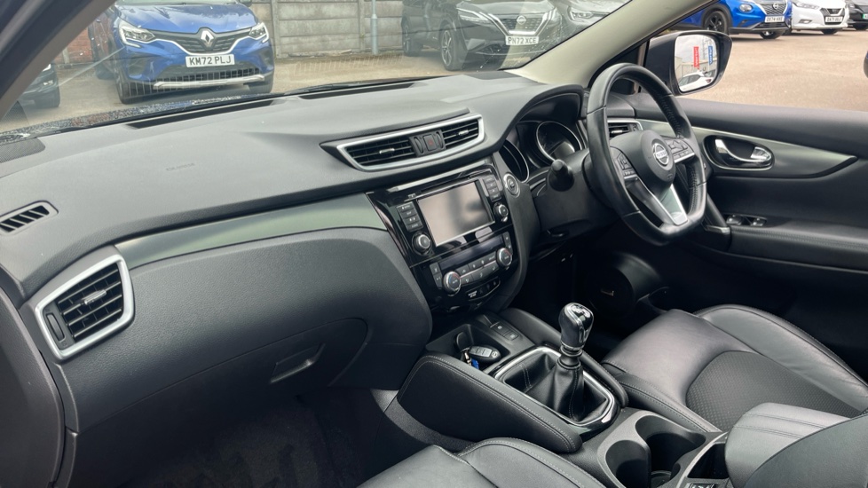 Nissan Qashqai 1.3 DiG-T Tekna 5dr Petrol Hatchback - Image 9