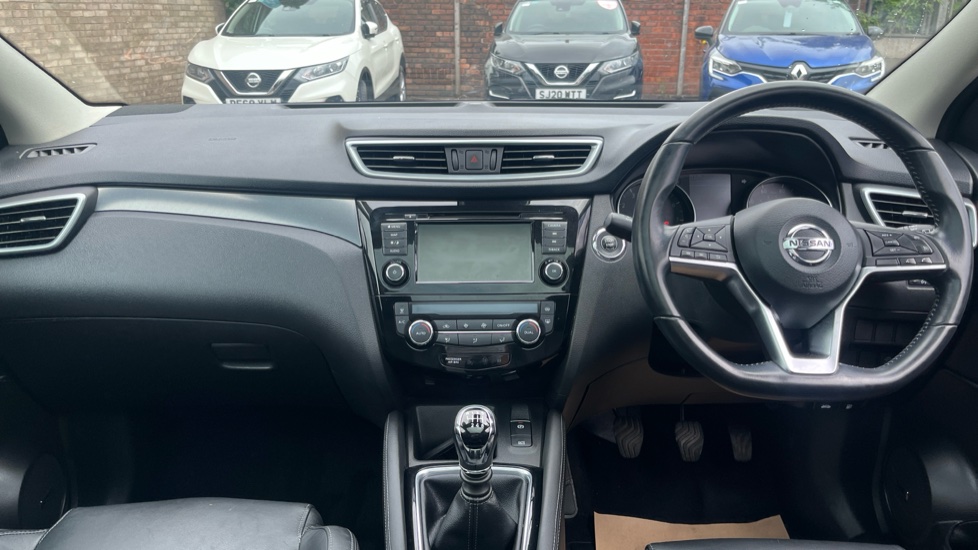 Nissan Qashqai 1.3 DiG-T Tekna 5dr Petrol Hatchback - Image 10