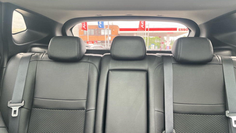 Nissan Qashqai 1.3 DiG-T Tekna 5dr Petrol Hatchback - Image 15
