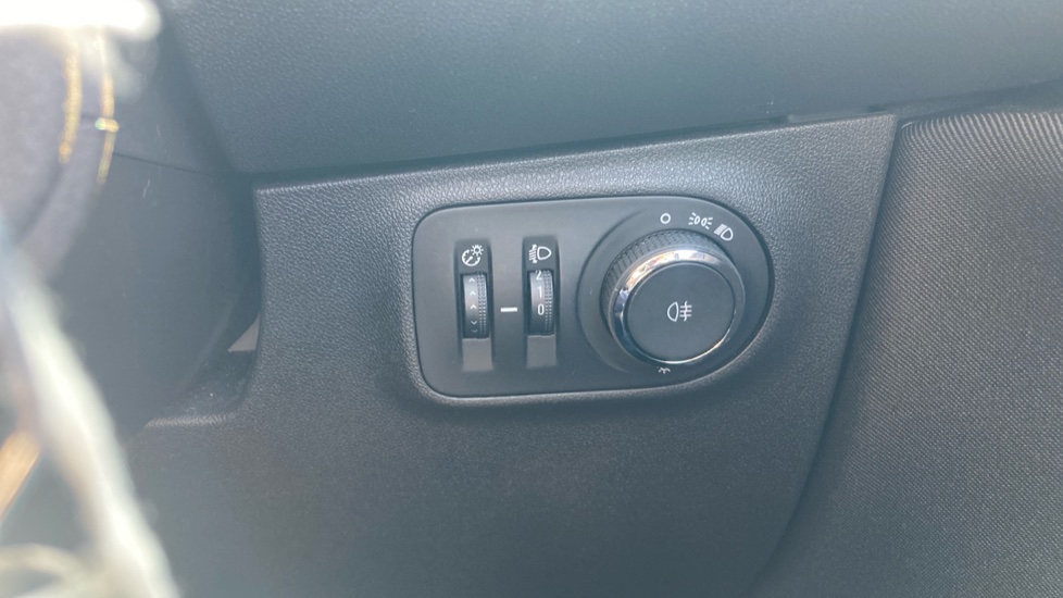 Vauxhall Corsa 1.4 Sport 5dr [AC] Petrol Hatchback - Image 24