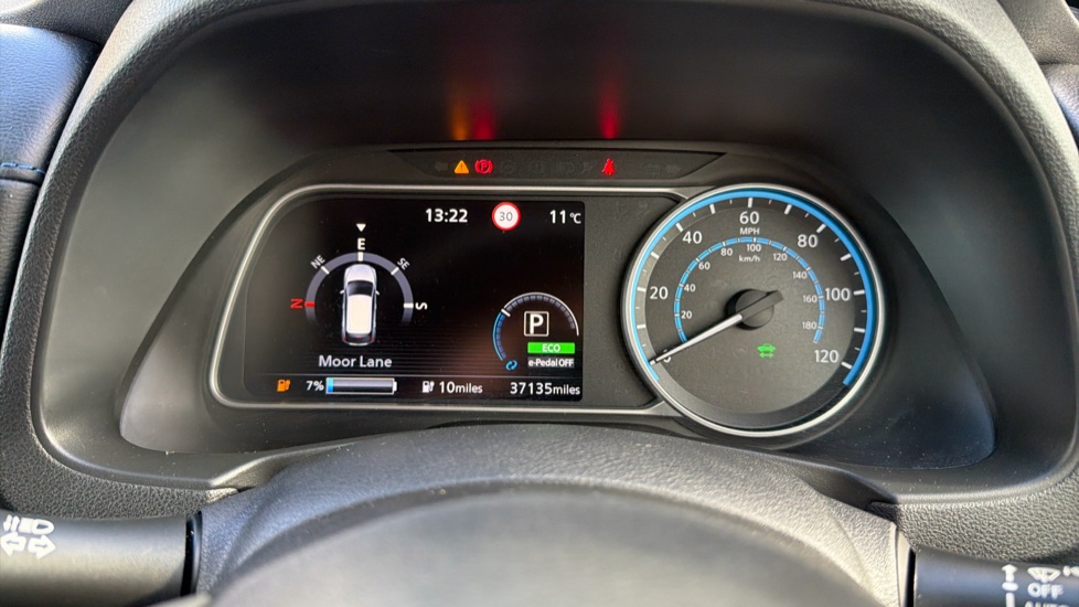 Nissan LEAF 110kW Tekna 40kWh 5dr Auto Electric Hatchback - Image 18