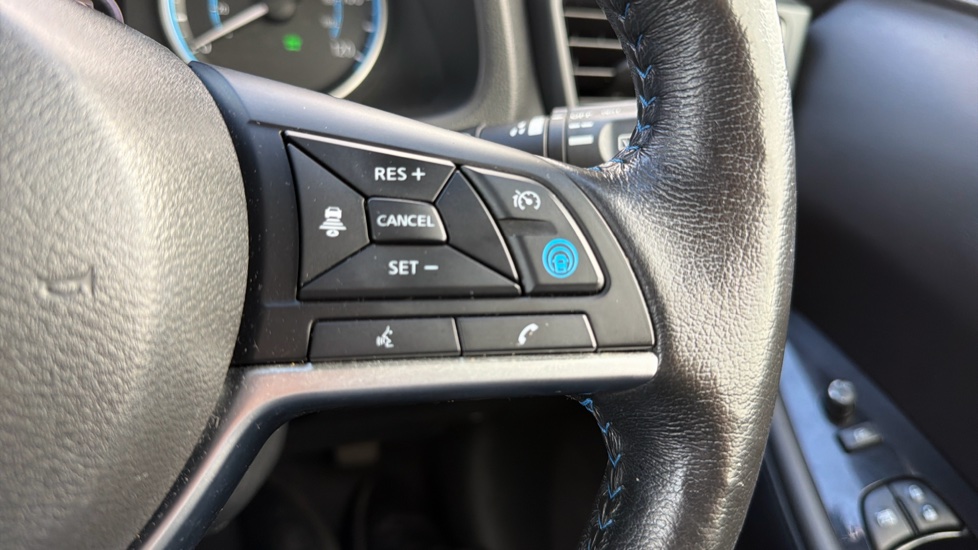 Nissan LEAF 110kW Tekna 40kWh 5dr Auto Electric Hatchback - Image 25