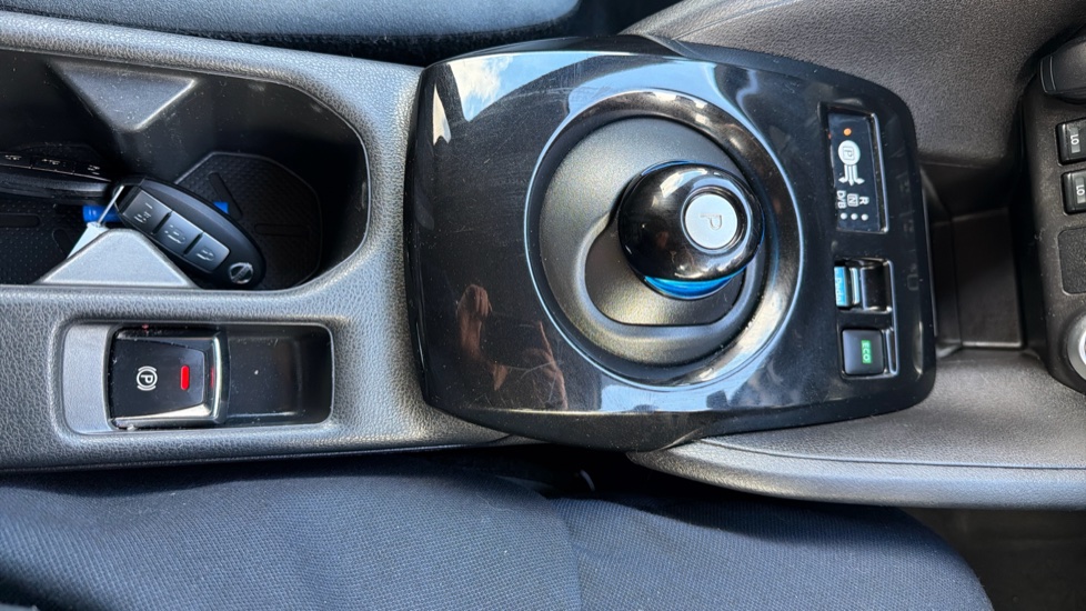 Nissan LEAF 110kW Tekna 40kWh 5dr Auto Electric Hatchback - Image 27