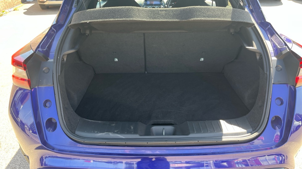 Nissan Juke 1.0 DiG-T 114 N-Connecta 5dr DCT Petrol Hatchback - Image 4