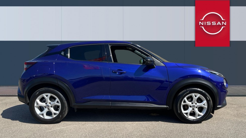 Nissan Juke 1.0 DiG-T 114 N-Connecta 5dr DCT Petrol Hatchback - Image 5