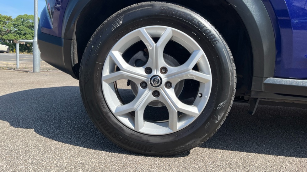 Nissan Juke 1.0 DiG-T 114 N-Connecta 5dr DCT Petrol Hatchback - Image 7