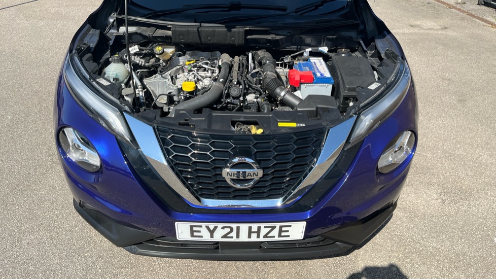 Nissan Juke 1.0 DiG-T 114 N-Connecta 5dr DCT Petrol Hatchback - Image 8