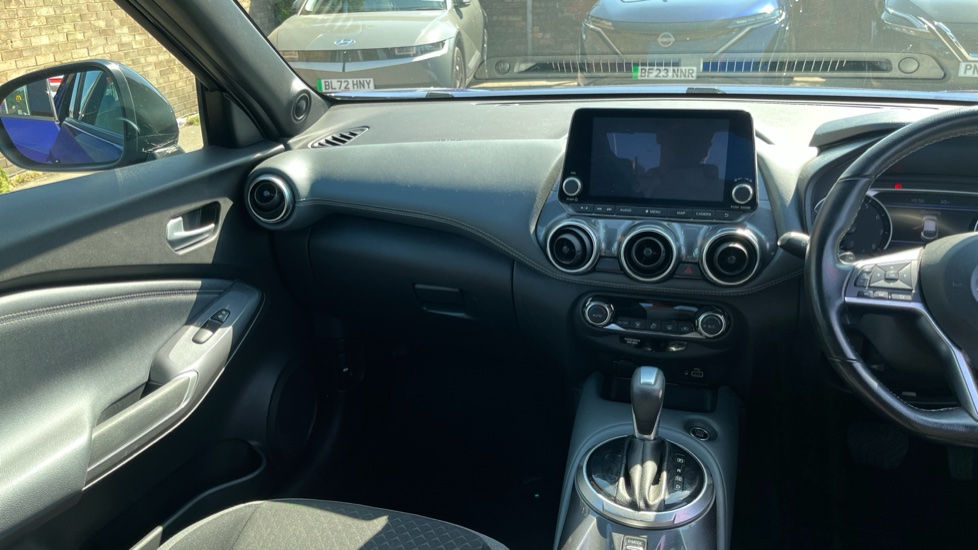 Nissan Juke 1.0 DiG-T 114 N-Connecta 5dr DCT Petrol Hatchback - Image 14