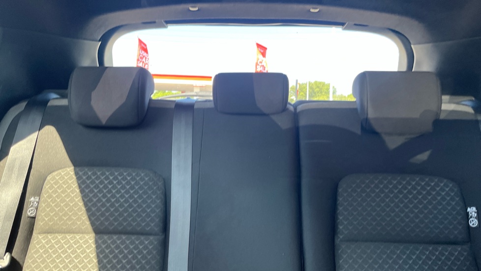 Nissan Juke 1.0 DiG-T 114 N-Connecta 5dr DCT Petrol Hatchback - Image 15