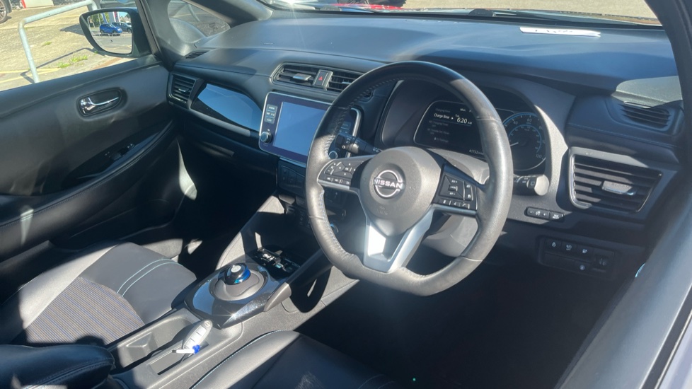 Nissan LEAF 160kW e+ N-Connecta 59kWh 5dr Auto Electric Hatchback - Image 11