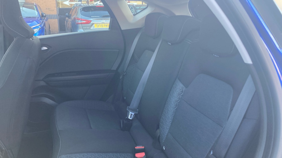 Renault Captur 1.0 TCE 90 Evolution 5dr Petrol Hatchback - Image 16