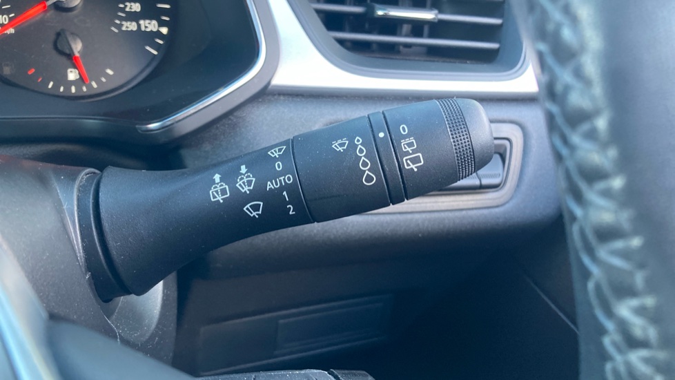 Renault Captur 1.0 TCE 90 Evolution 5dr Petrol Hatchback - Image 23