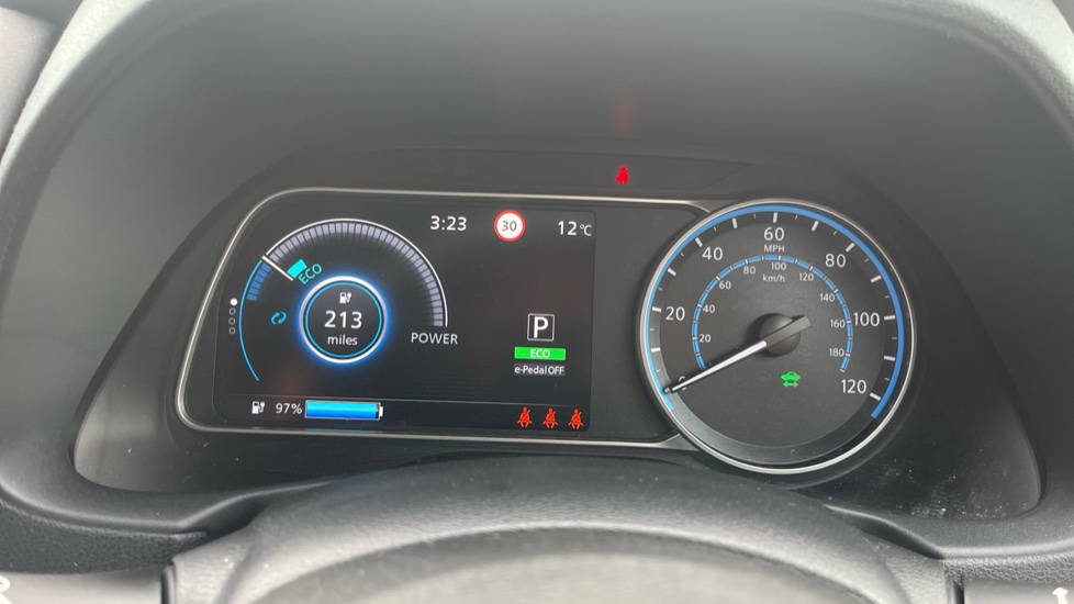 Nissan LEAF 160kW e+ Tekna 59kWh 5dr Auto Electric Hatchback - Image 18