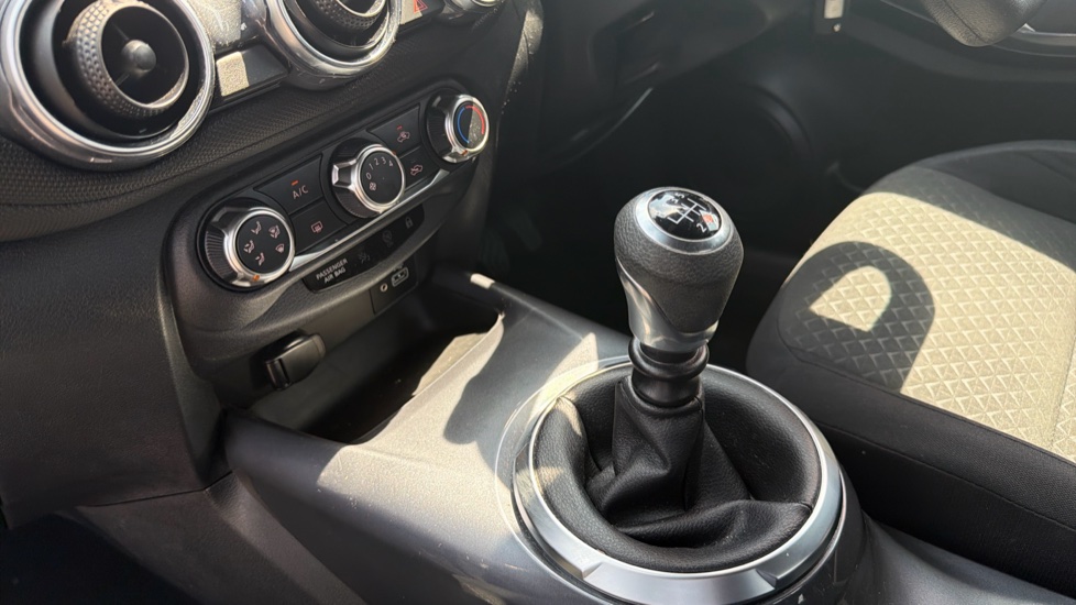 Nissan Juke 1.0 DiG-T Acenta 5dr Petrol Hatchback - Image 13