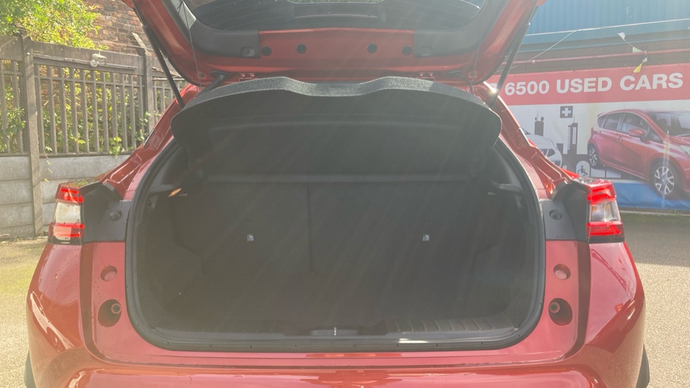 Nissan Juke 1.0 DiG-T 114 N-Connecta 5dr Petrol Hatchback - Image 4