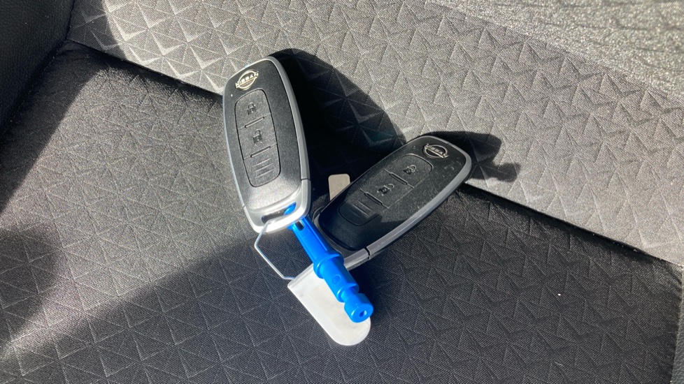 Nissan Juke 1.0 DiG-T 114 N-Connecta 5dr Petrol Hatchback - Image 20