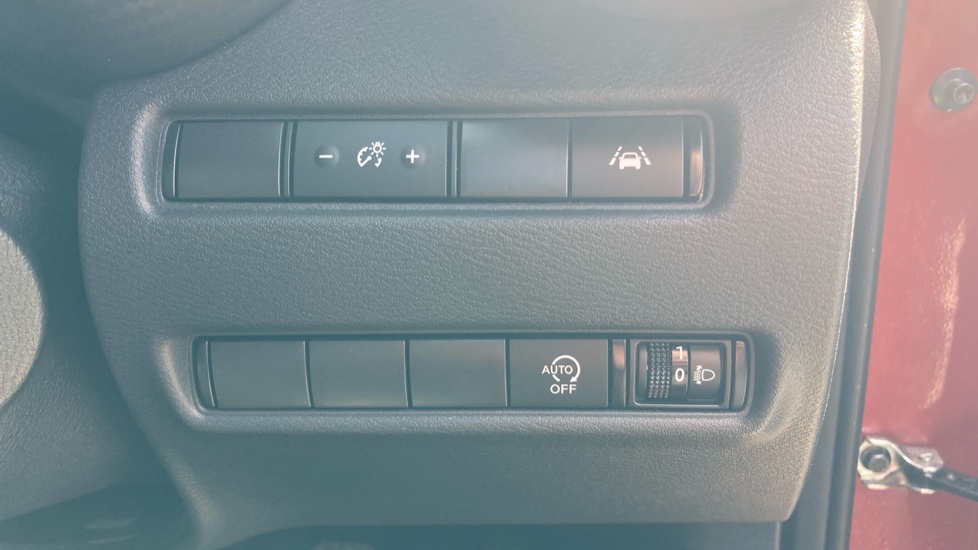 Nissan Juke 1.0 DiG-T 114 N-Connecta 5dr Petrol Hatchback - Image 24