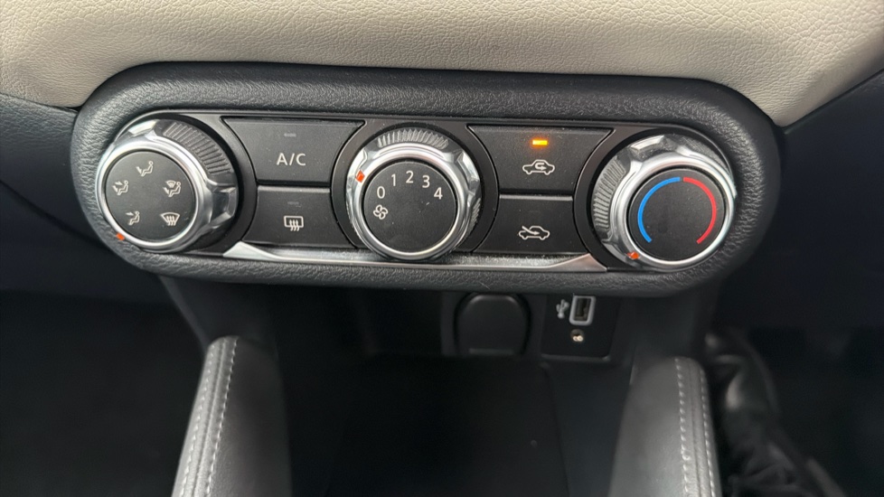 Nissan Micra 1.0 IG-T 92 Acenta 5dr Petrol Hatchback - Image 22