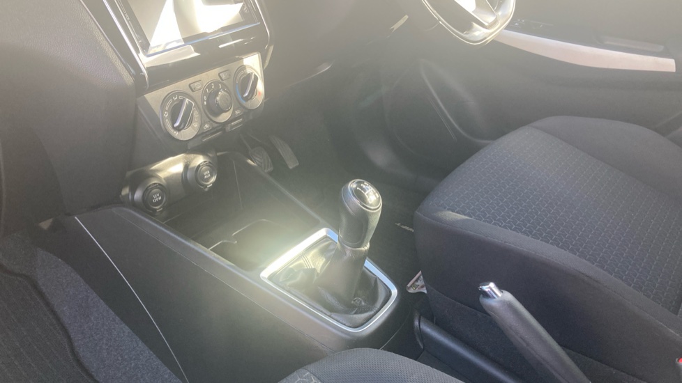 Suzuki Swift 1.2 Dualjet SHVS SZ-T 5dr Petrol Hatchback - Image 13