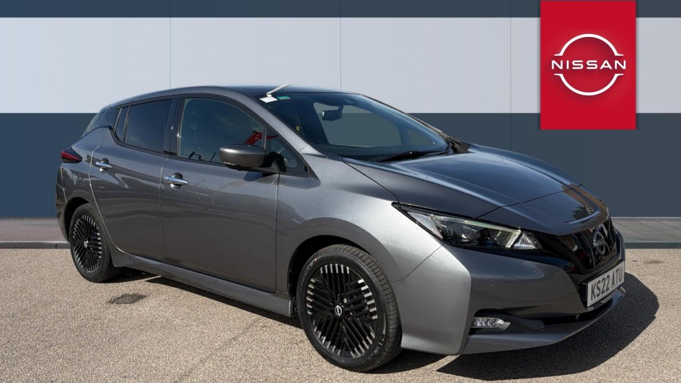 Nissan LEAF 110kW Tekna 39kWh 5dr Auto Electric Hatchback - Image 1